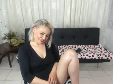 "Don't you want to be an old lady for the first time?" A mature slender busty actress and a virgin! Even a mature woman is excited as a virgin by a woman with great style and big breasts!