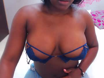 Sexy 3D ebony shemale babe getting double teamed